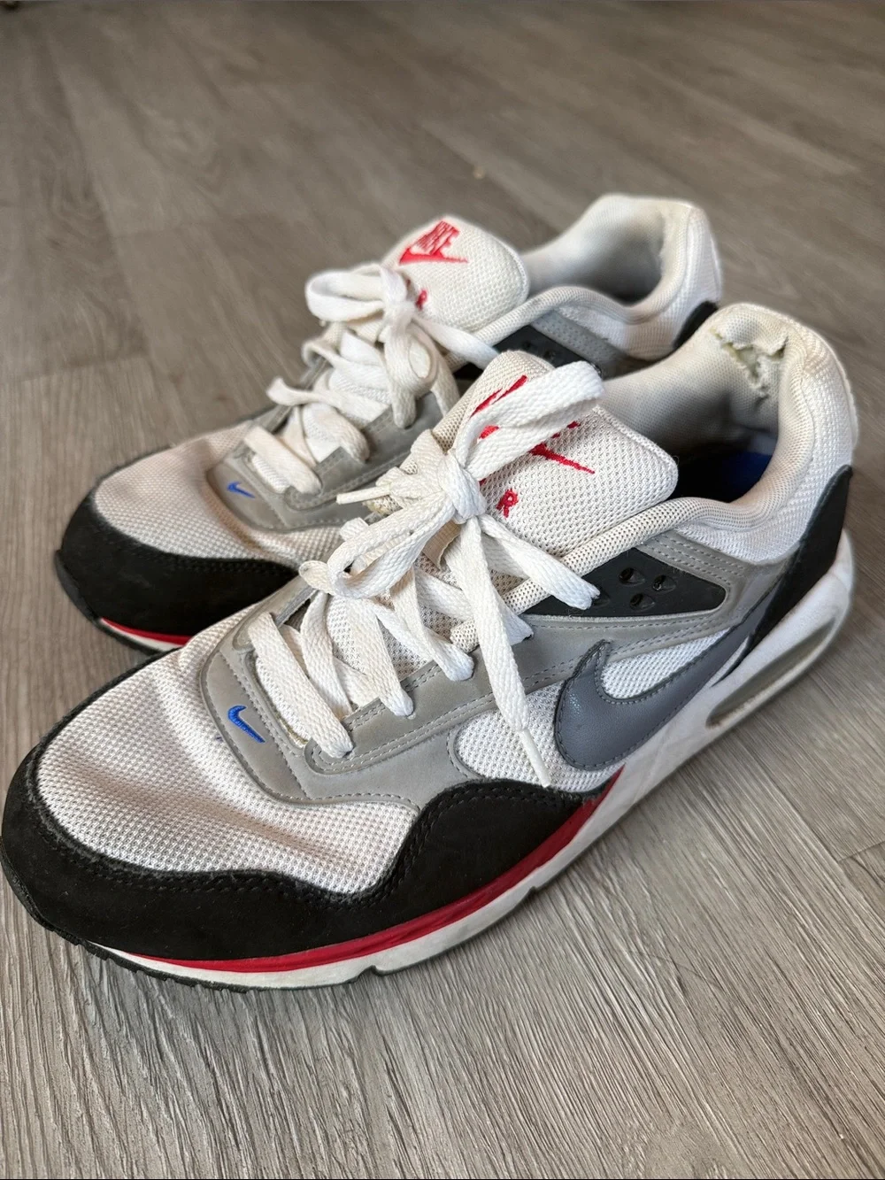 Nike air Men’s Sneakers — White, Gray, Black with Red Accents size 10